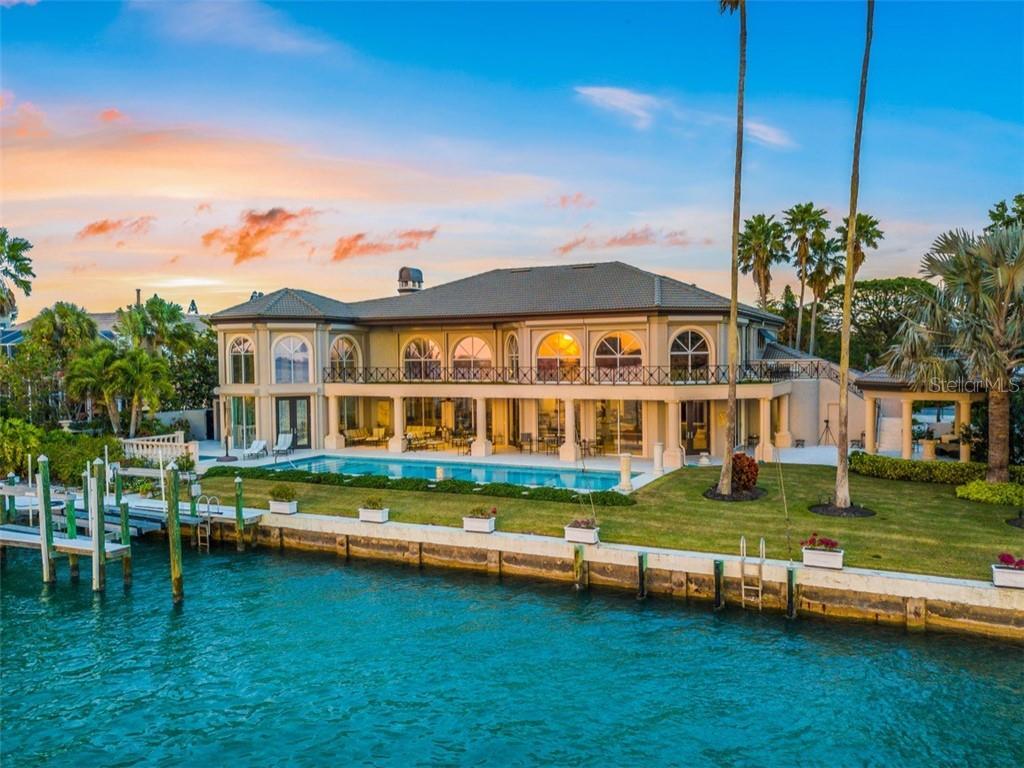 Property Photo: 614 S Owl Drive FL 34236