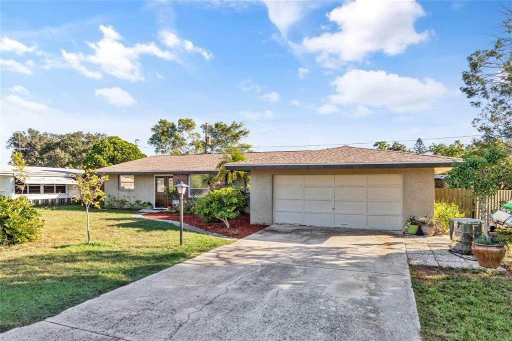 Property Photo:  2820 Case Avenue  FL 34207 