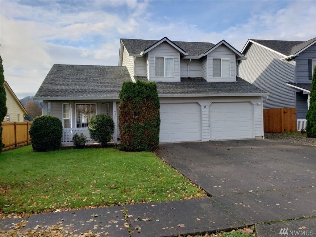 Property Photo:  17 W Pine Lane  WA 98632 