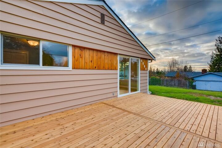 Property Photo:  6804 40th St NE  WA 98270 