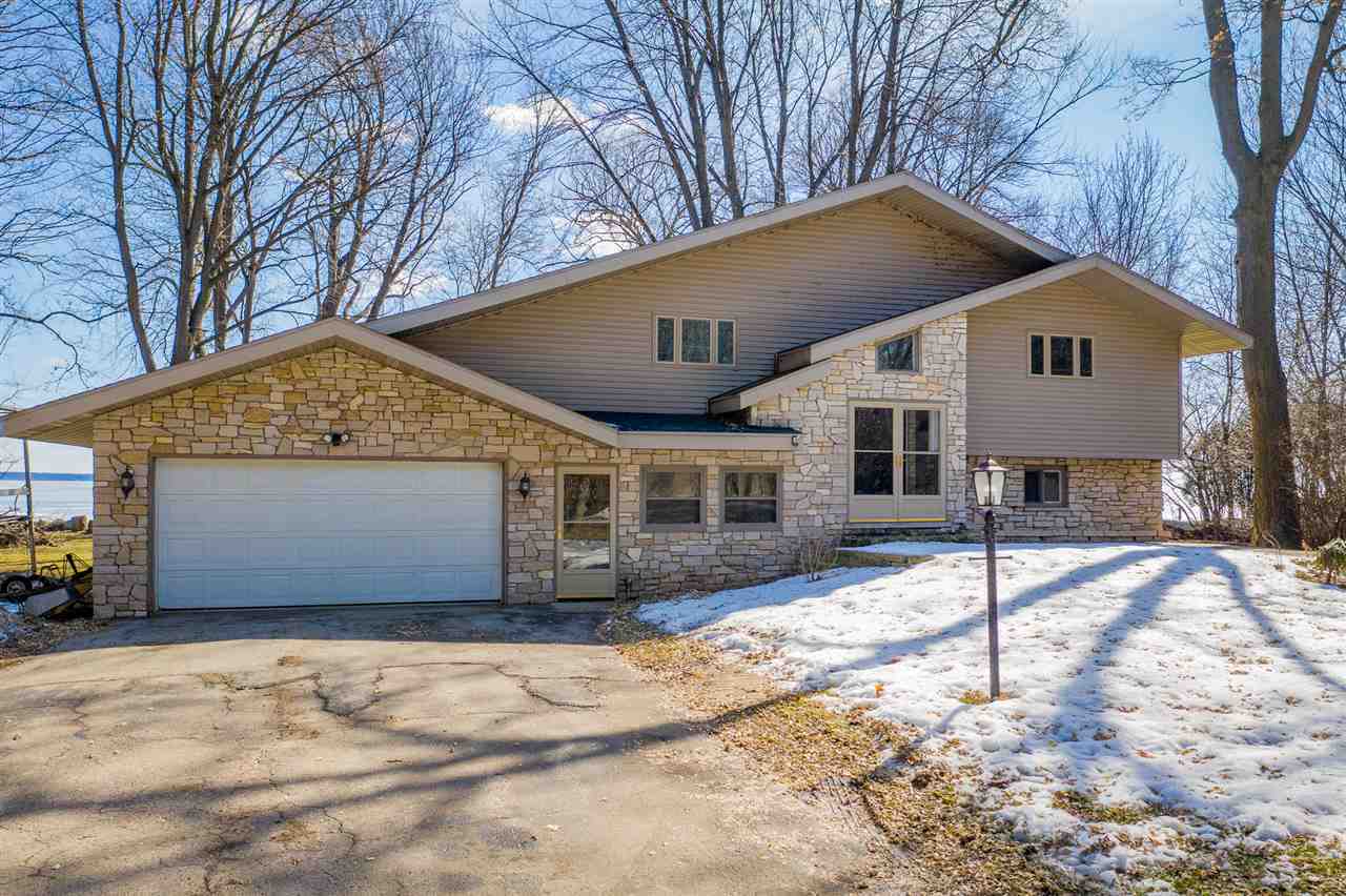 Property Photo:  560 Plummers Harbor Road  WI 54956-4922 