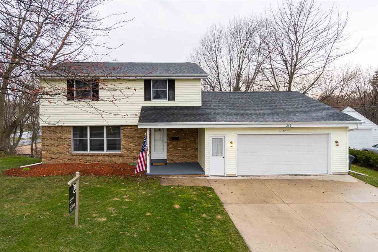 Property Photo: 219 Taylor Street WI 54140