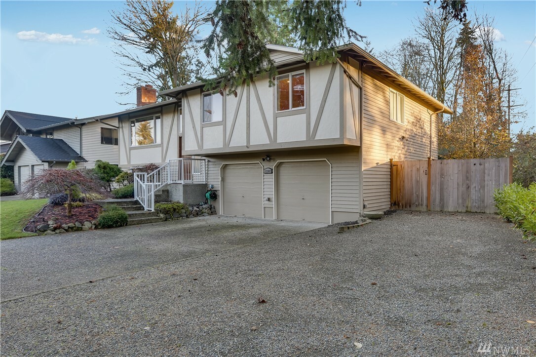 Property Photo:  13307 SE 185th Place  WA 98058 