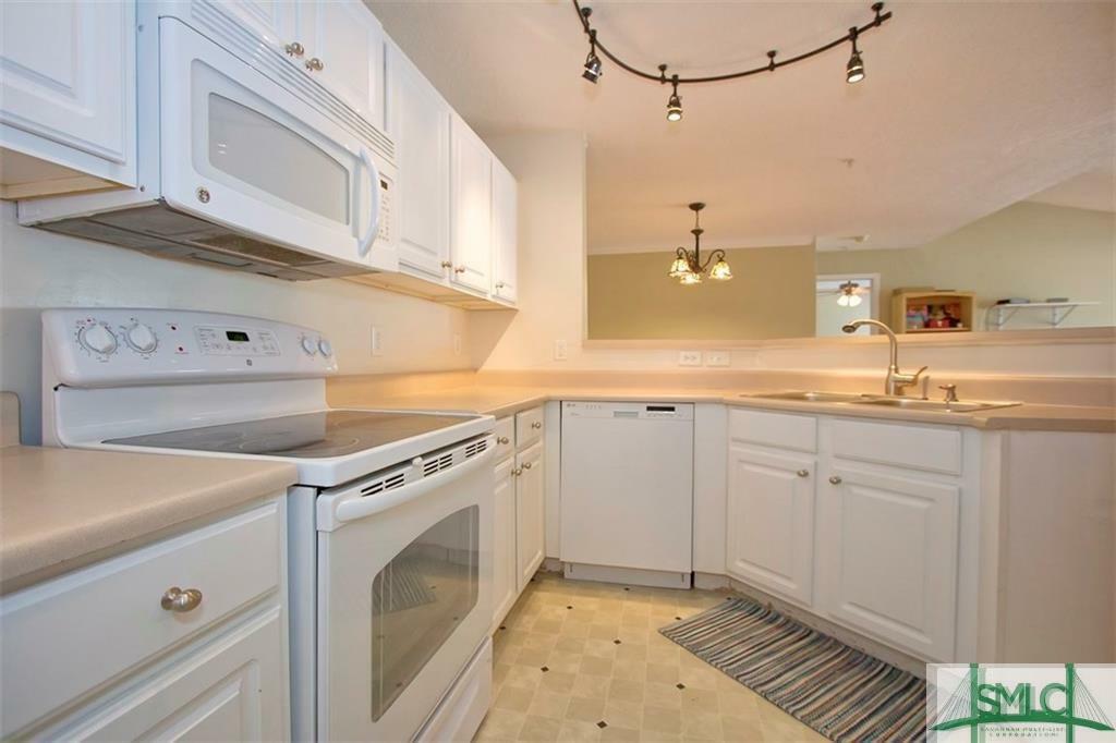 Property Photo: 5304 Walden Park Drive 5304 GA 31410