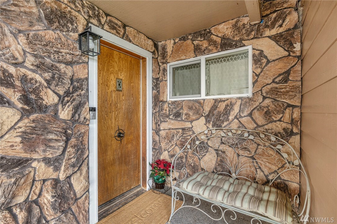 Property Photo: 11414 W Ibberson Dr WA 98208