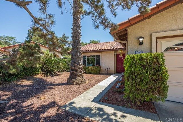 Property Photo:  1049 Avenida Campana  CA 92028 