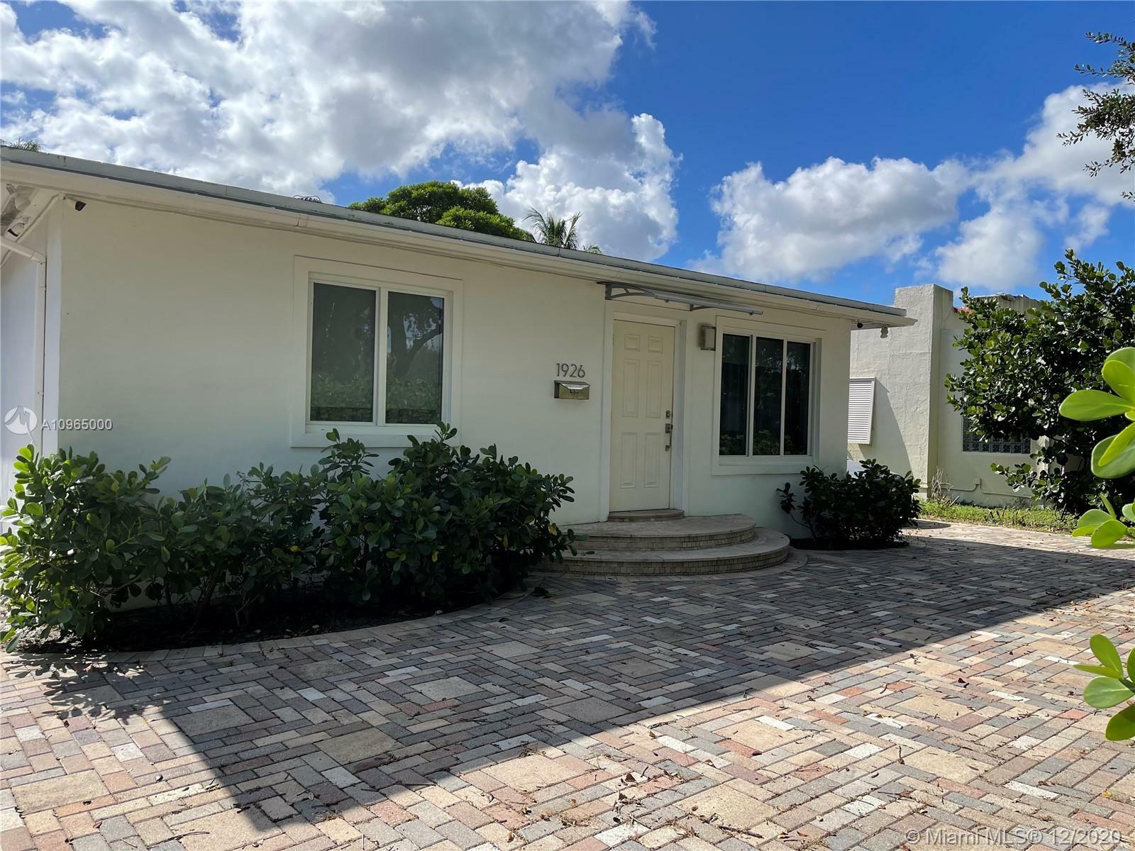 Property Photo:  1926 Dewey St  FL 33020 