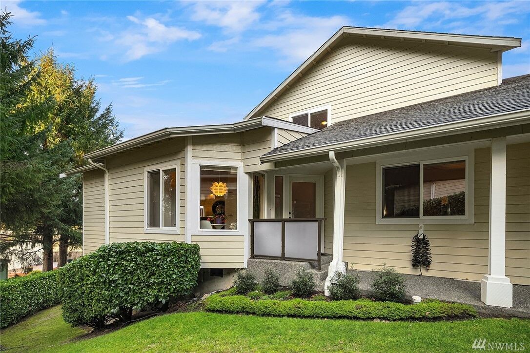 Property Photo:  2148 28th St  WA 98225 