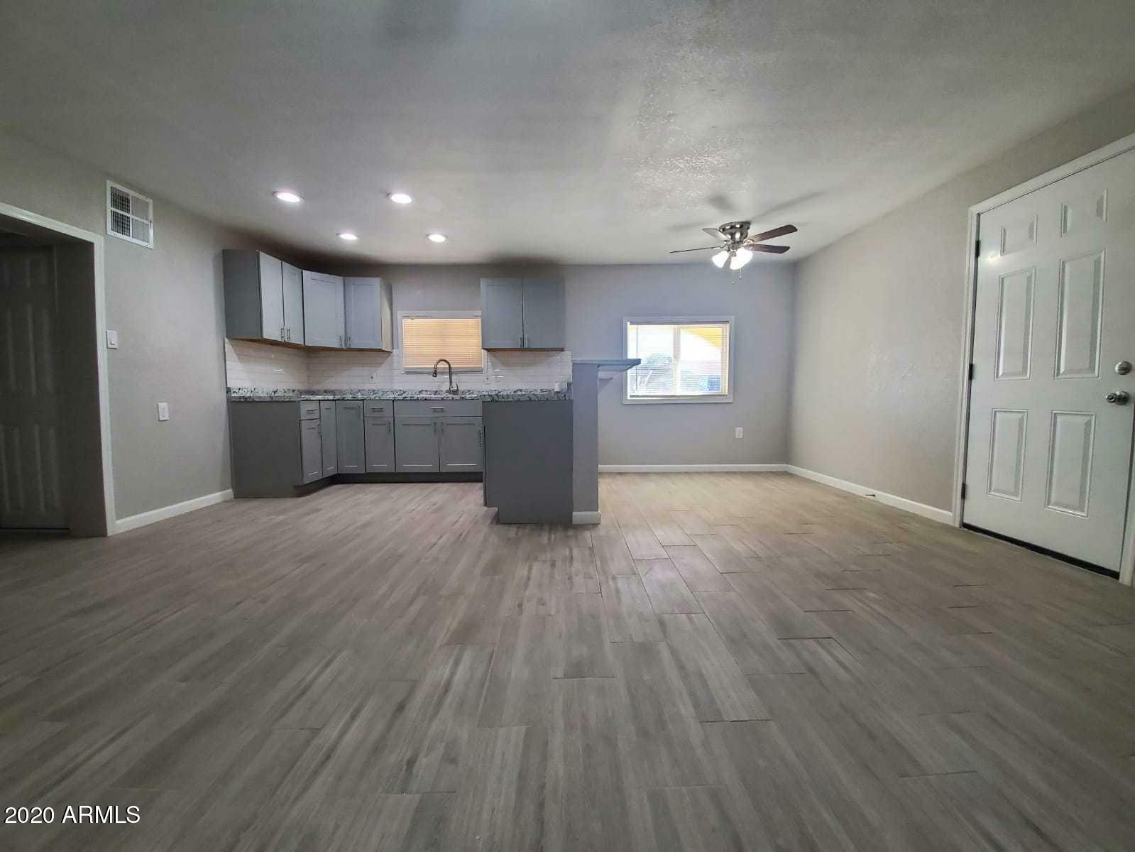 Property Photo:  4420 S 12th Drive  AZ 85041 