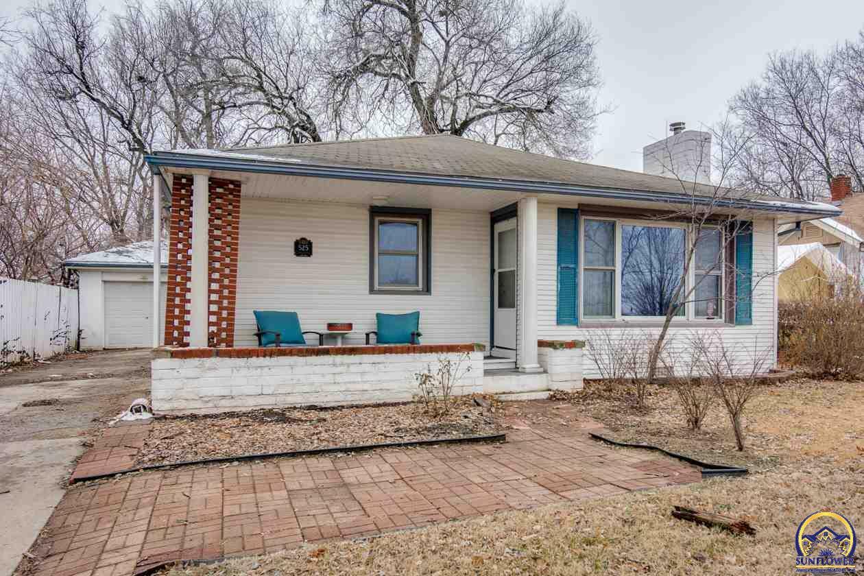 Property Photo:  525 SW Oakley Ave  KS 66606 