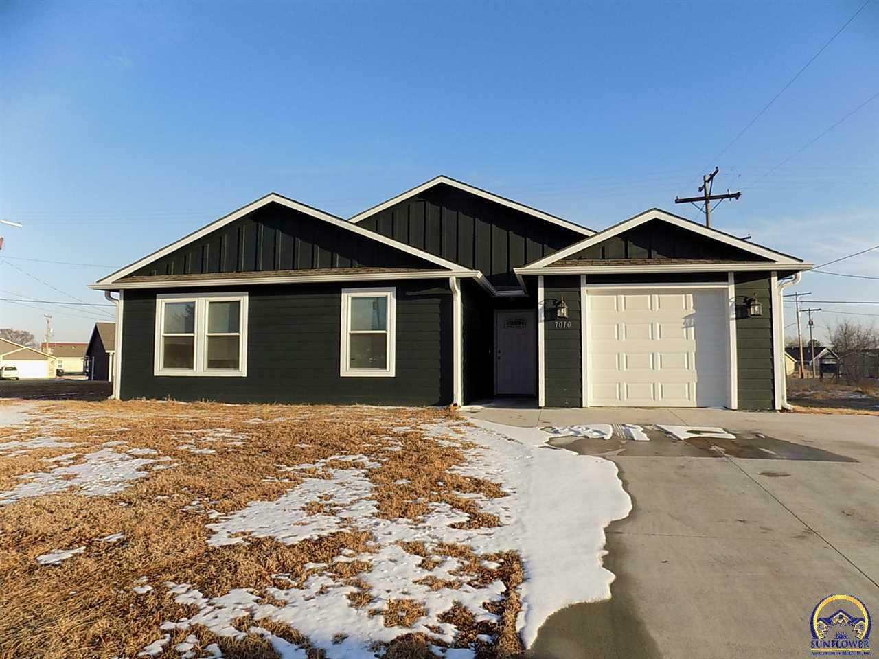 Property Photo:  7010 SW Woodcroft Way  KS 66619 