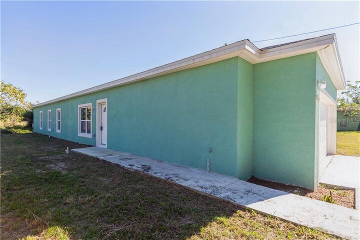 Property Photo: 470 D Street FL 33853