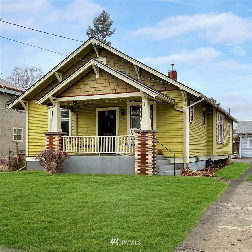 Property Photo:  821 Newell Street  WA 99362 