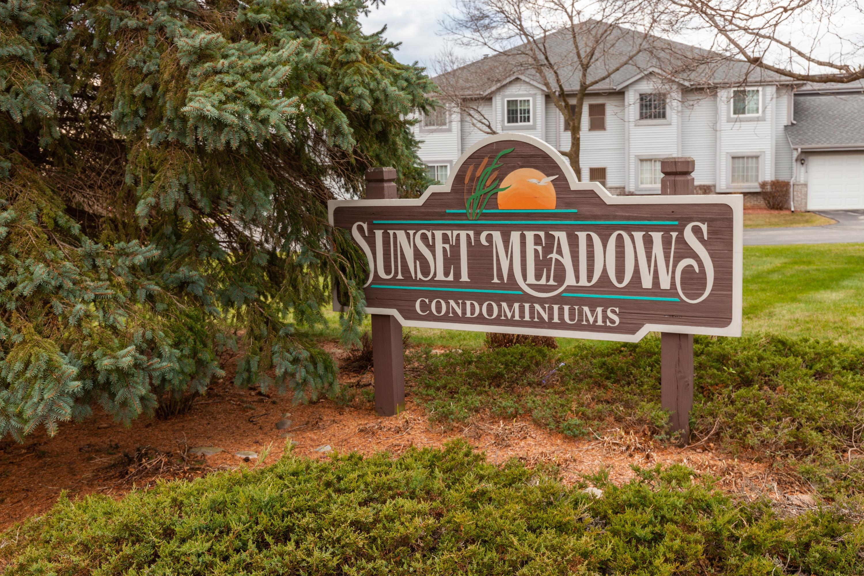 Property Photo: 831 Quinlan Dr H WI 53072