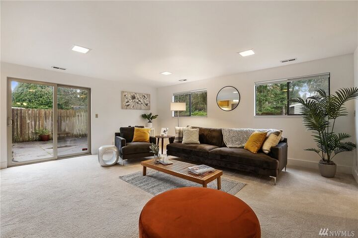 Property Photo:  13714 Ashworth Ave N  WA 98133 