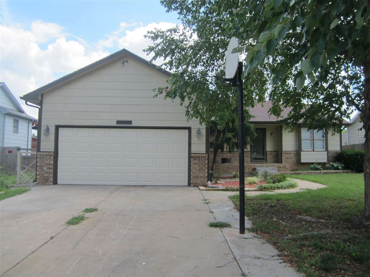 Property Photo:  10225 E Countryside Cir  KS 67207 