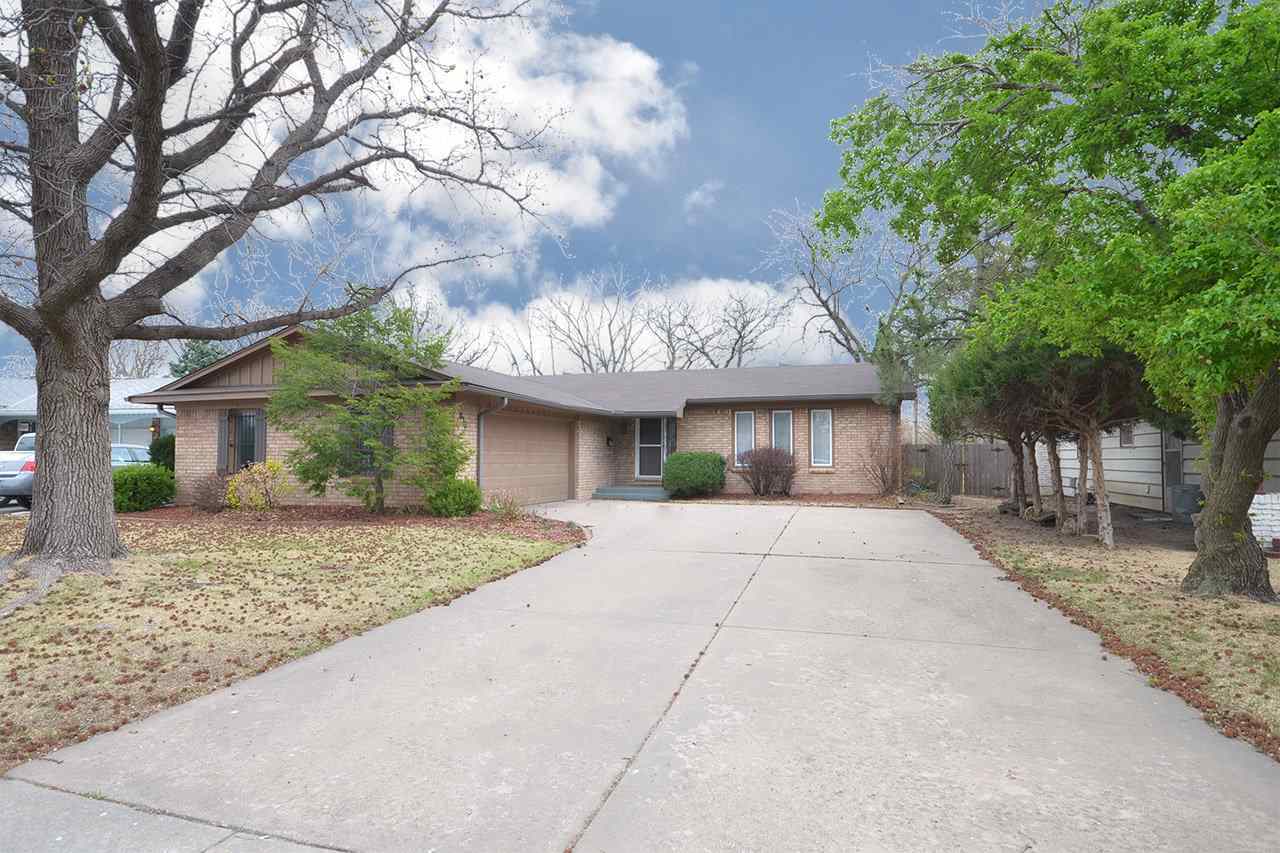 Property Photo:  830 S Eastmoor  KS 67207 