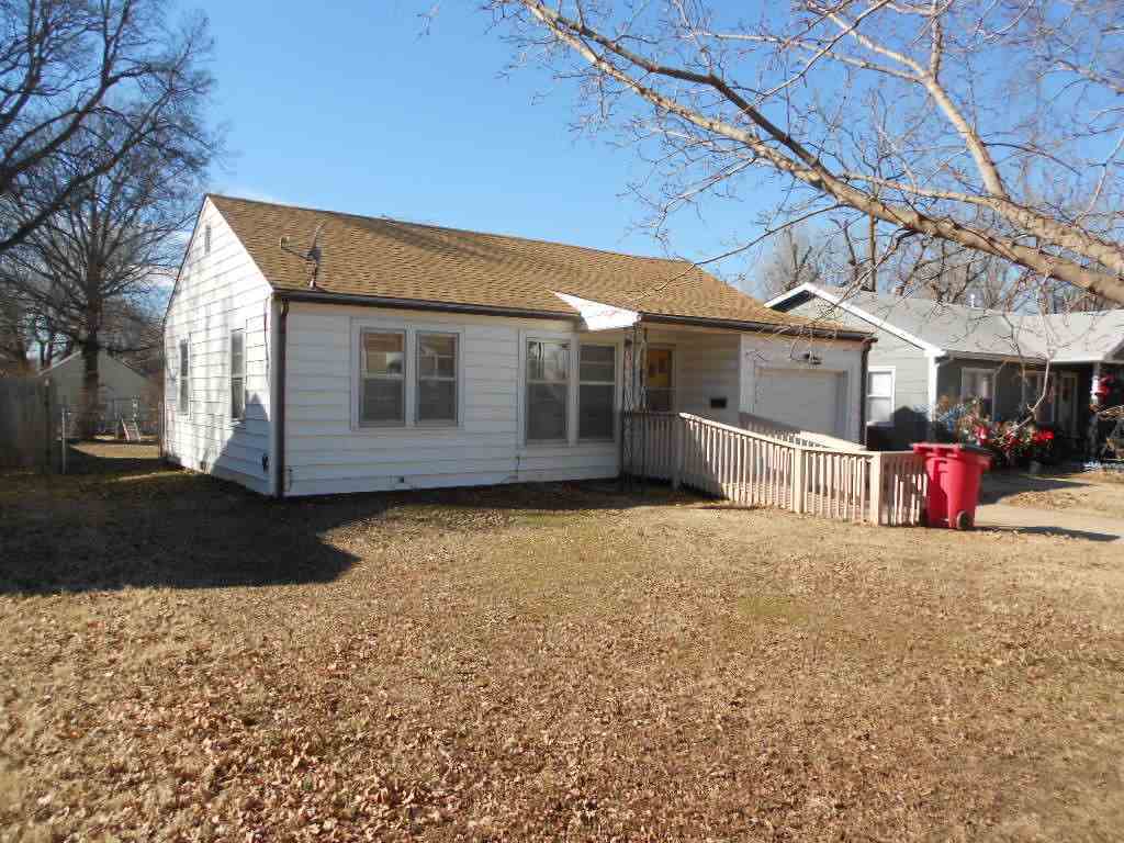 Property Photo:  919 S Vassar  KS 67218 