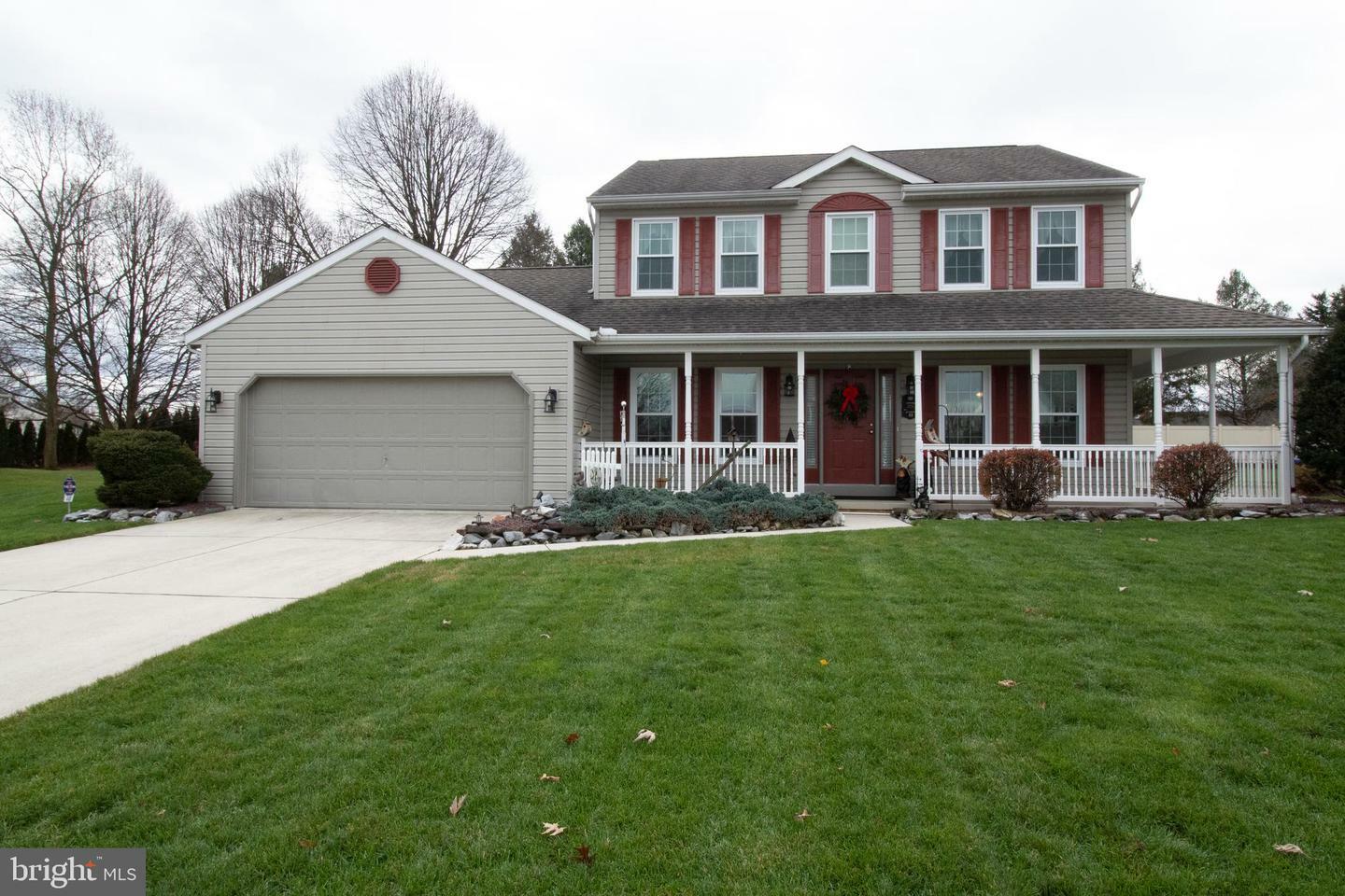 Property Photo:  33 Sycamore Drive  PA 17050 