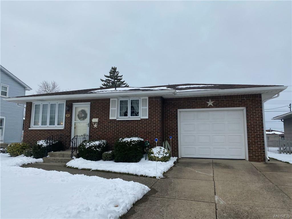 Property Photo: 22 Hillwood Drive NY 14227