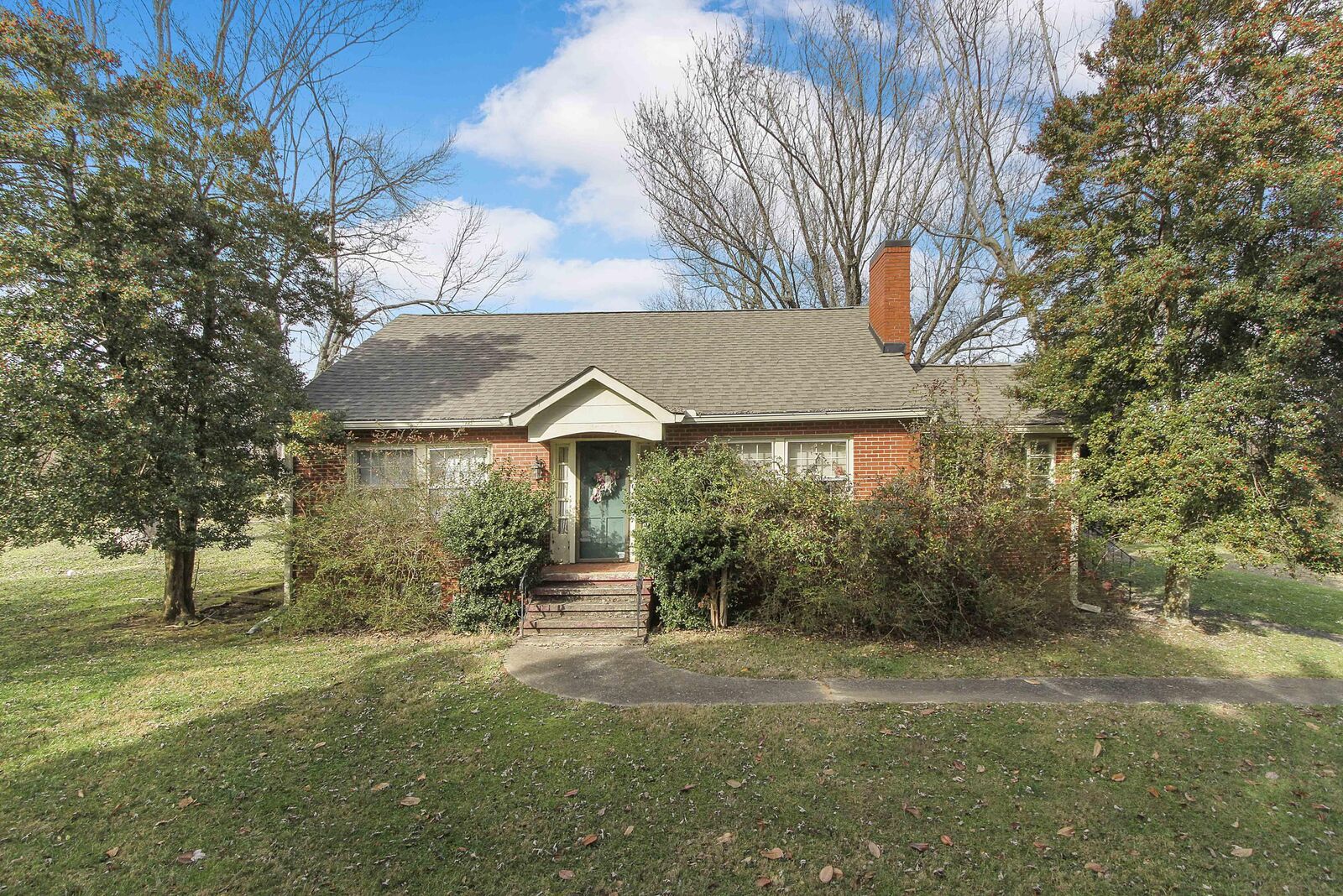 Property Photo: 2211 Morganton Rd TN 37801