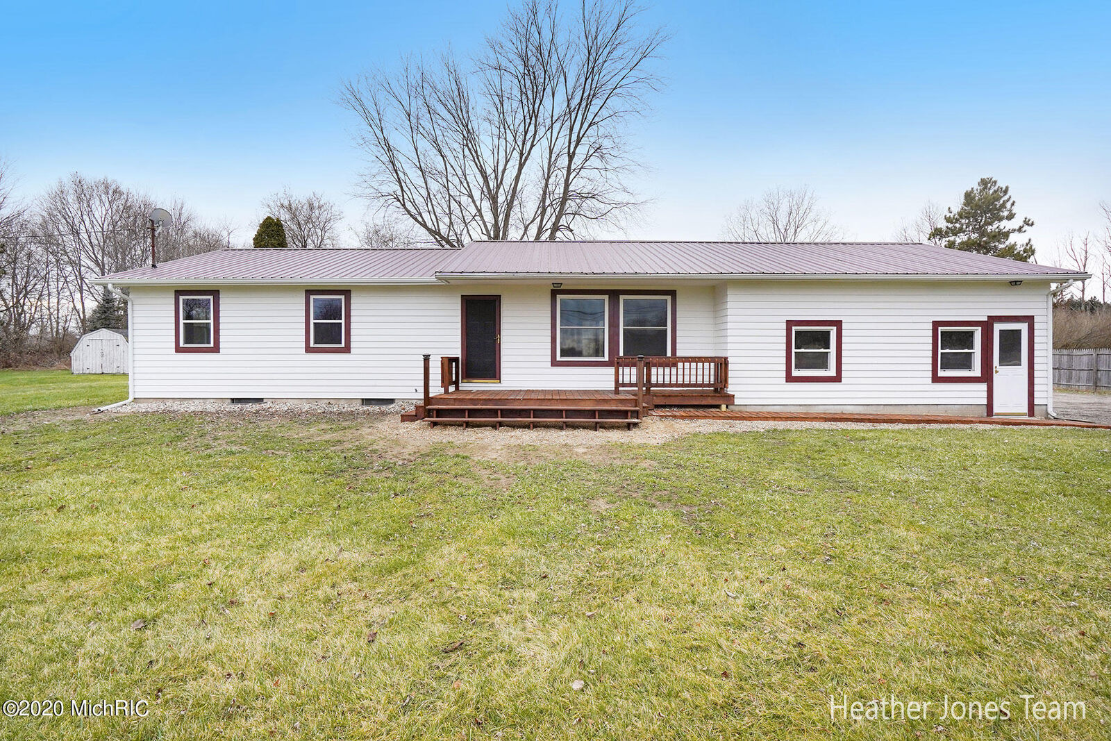 Property Photo:  4382 S Sheridan Road  MI 48884 