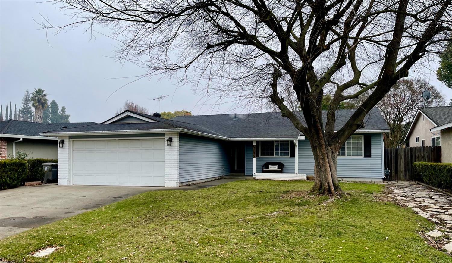 Property Photo: 2829 Sarina Court CA 95826