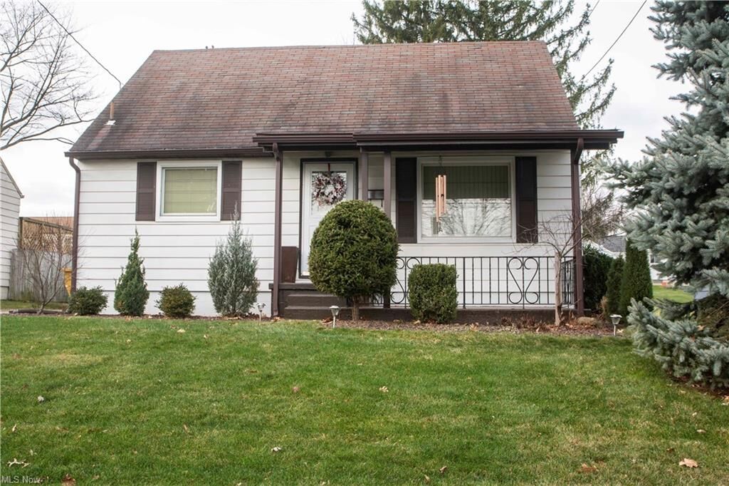 Property Photo: 116 S Roanoke Avenue OH 44515