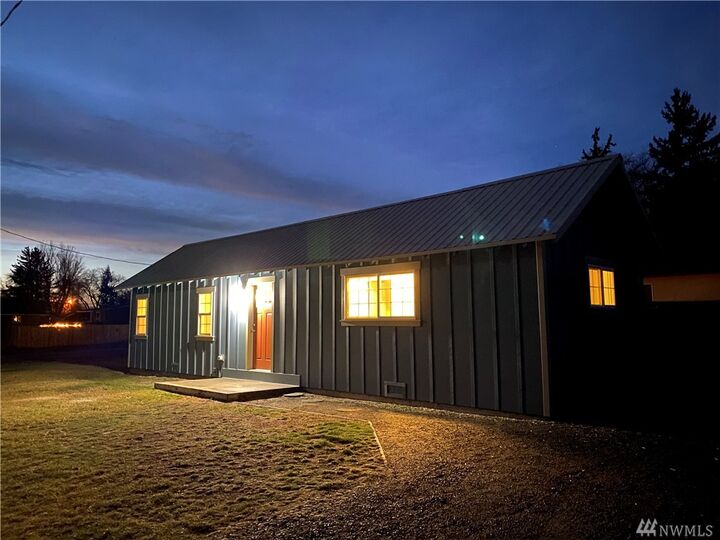 309 W 2nd Ave  Kittitas WA 98934 photo