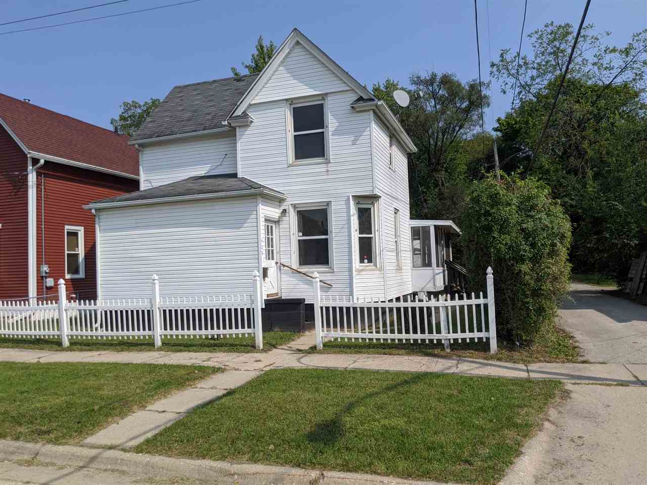 Property Photo:  408 Tay Street  IL 61102 