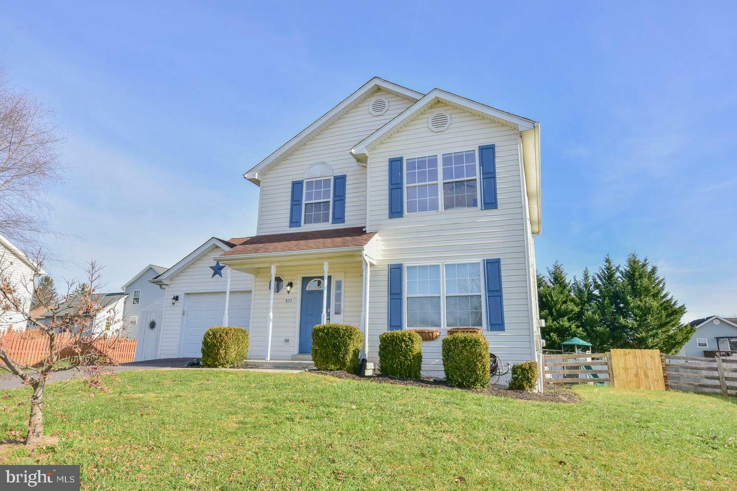 Property Photo:  833 Oak Lee Drive  WV 25438 