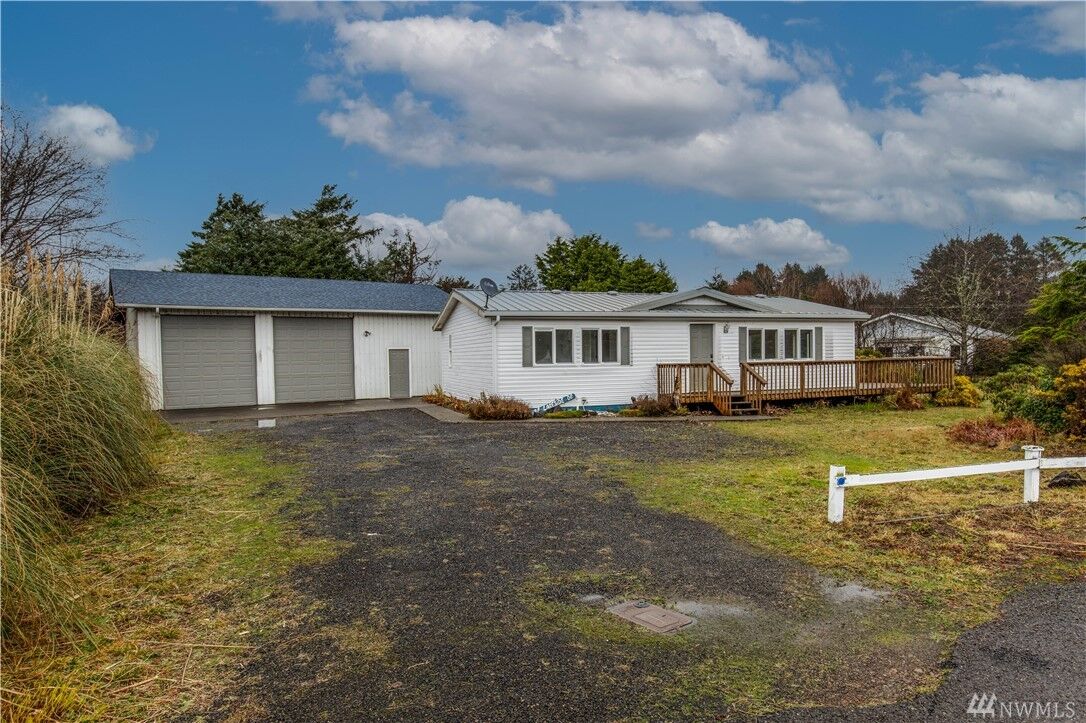 Property Photo:  36 Lakeside Dr  WA 98535 