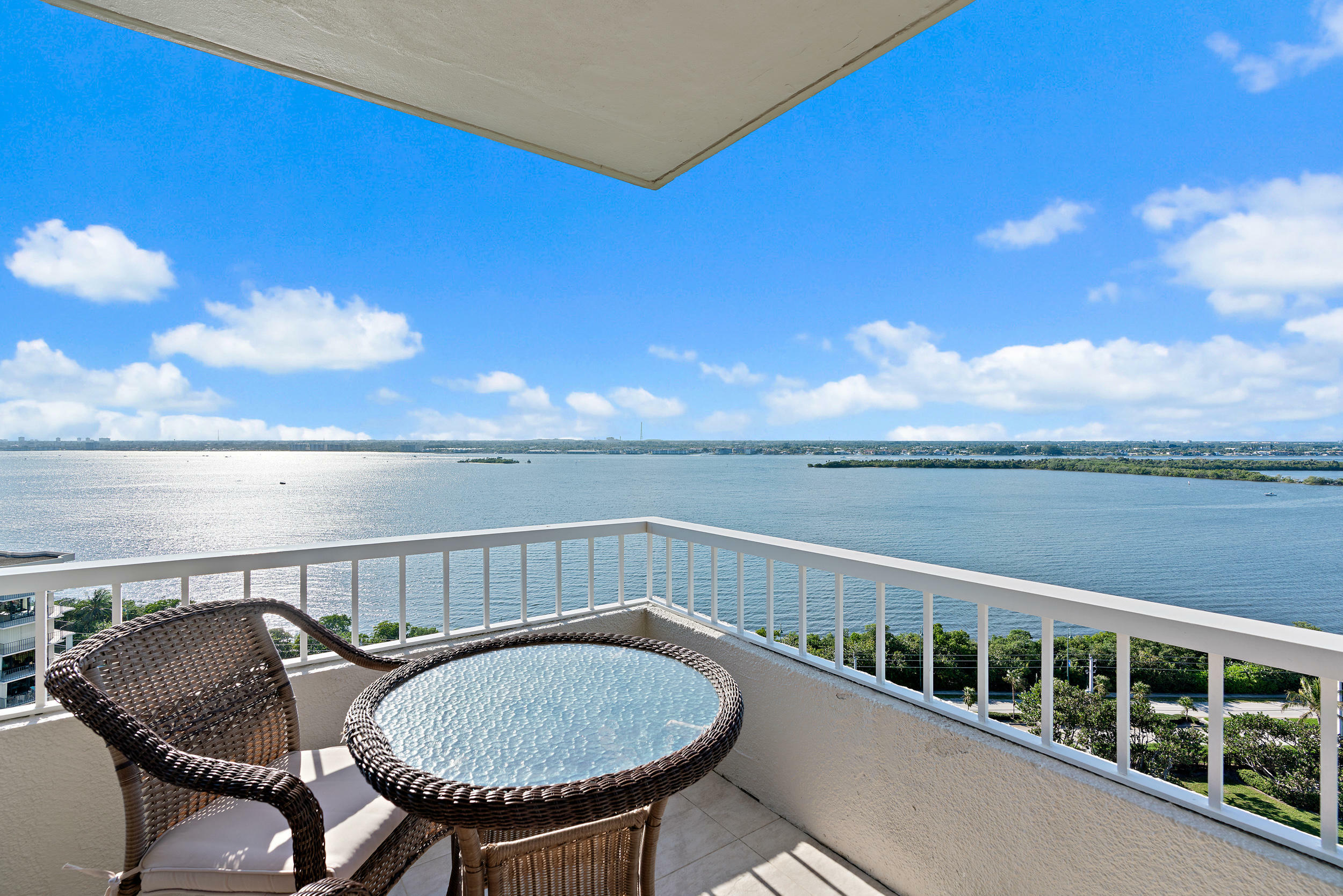 Property Photo: 5510 N Ocean Drive 16D FL 33404