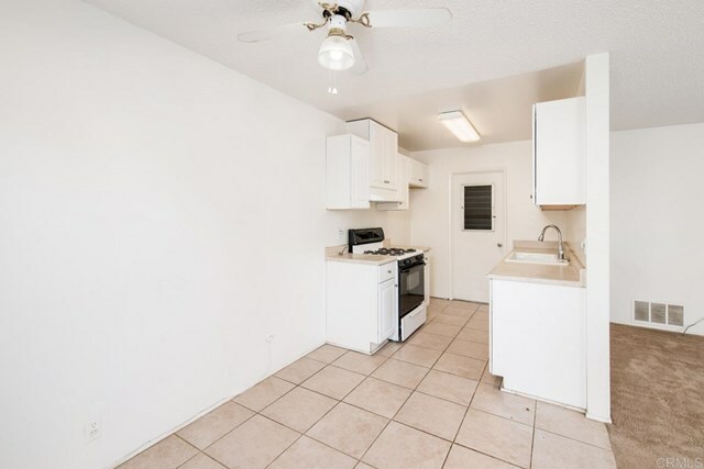 Property Photo: 219 Avenida Del Gado CA 92057