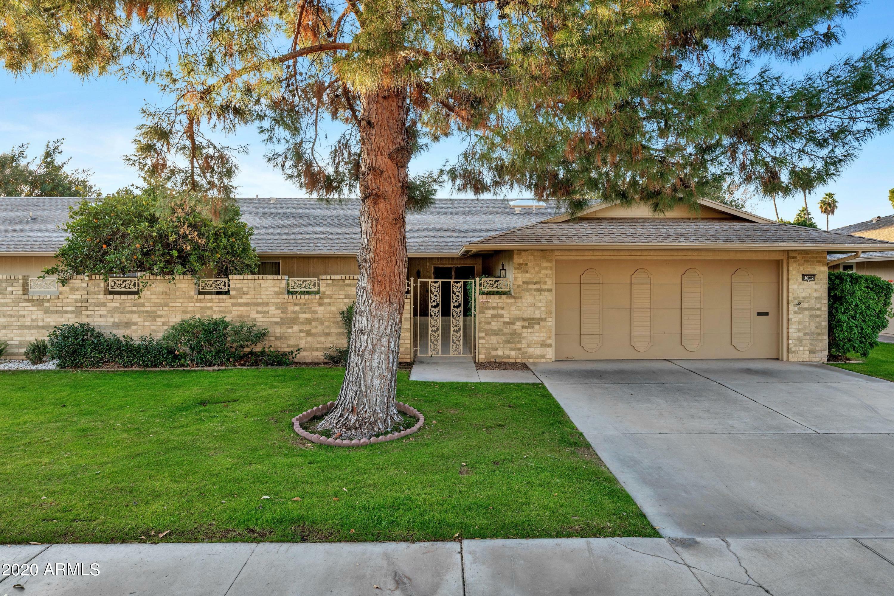 Property Photo: 19009 N Signal Butte Circle AZ 85373