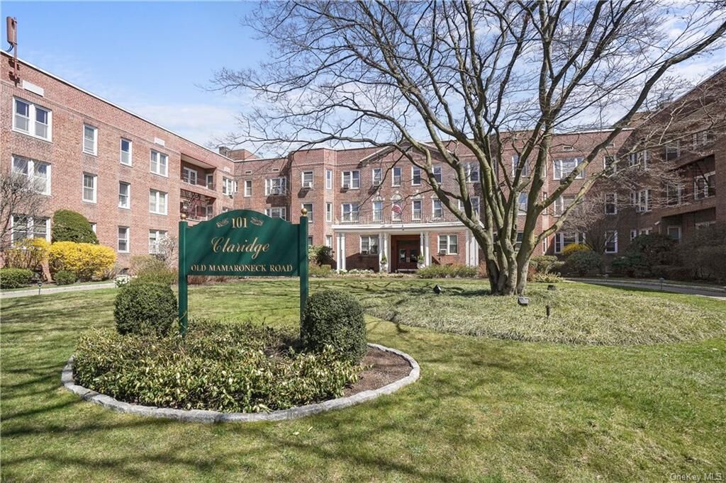 Property Photo:  101 Old Mamaroneck Road 1A4  NY 10605 
