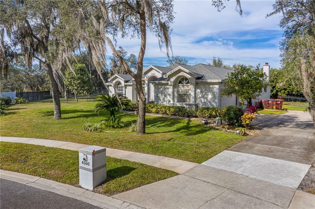 Property Photo:  4560 Woodlands Village Drive  FL 32835 