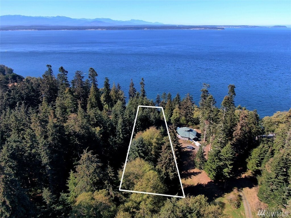 Property Photo:  3350 Smugglers Cove Rd  WA 98253 