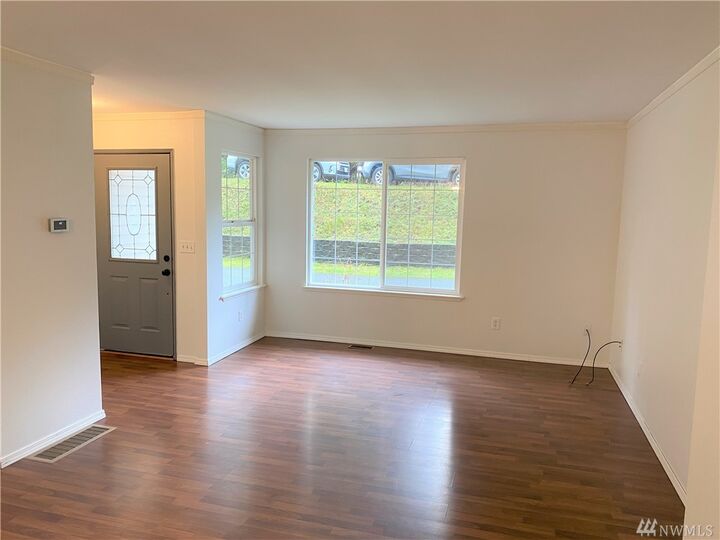 Property Photo:  15012 205th Ave SE  WA 98059 