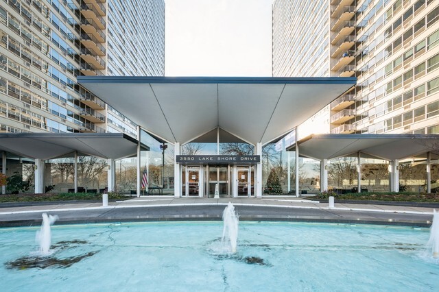 Property Photo: 3550 N Lake Shore Drive 923 IL 60657