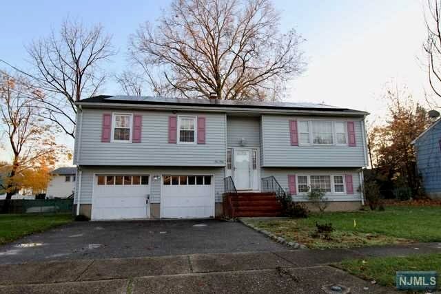 Property Photo:  160 Laurel Avenue  NJ 07442 