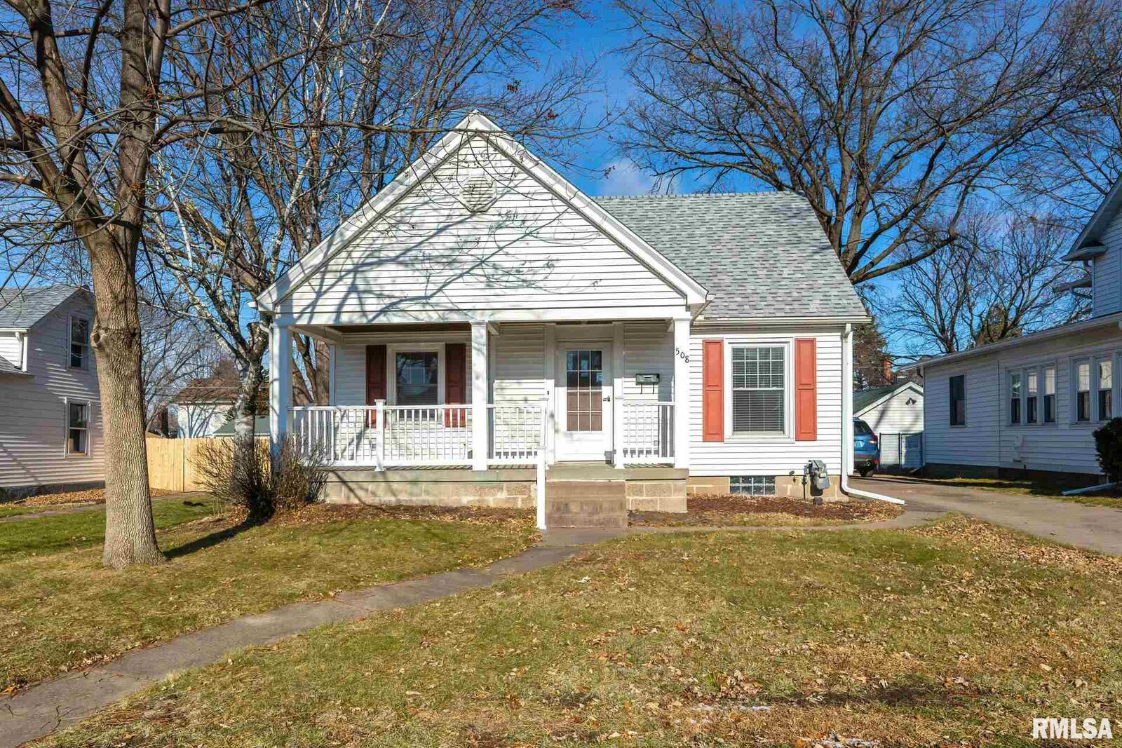 Property Photo:  508 E 29th  IA 52803 