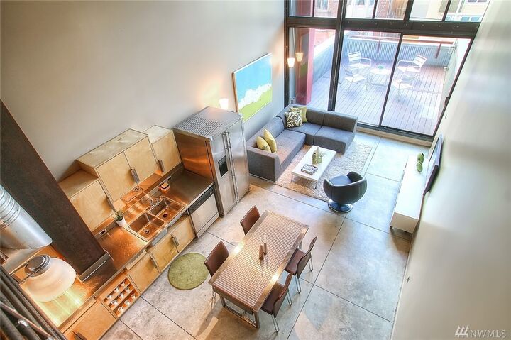 Property Photo: 424 Queen Anne Ave N 301 WA 98109