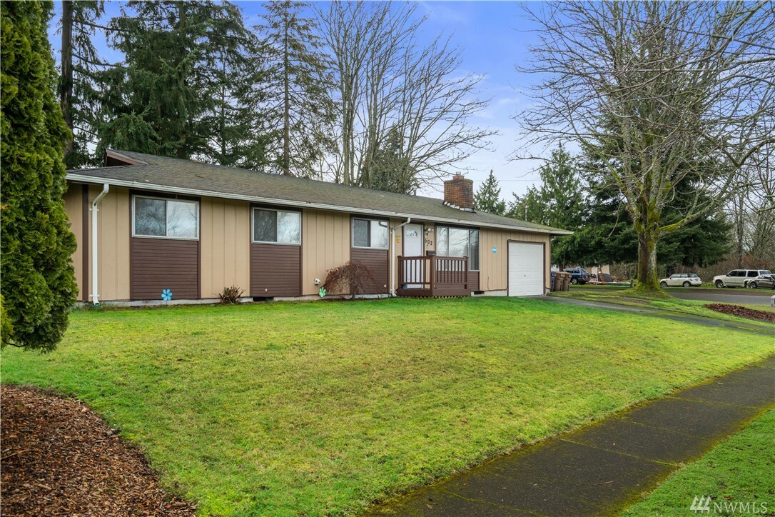 Property Photo:  502 E 40th St  WA 98444 