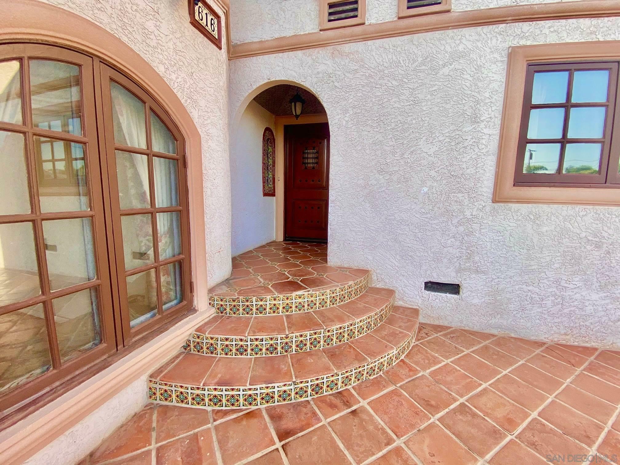 Property Photo:  616 Burnham St  CA 92019 