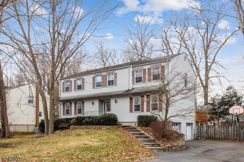 Property Photo:  5 Jardine Ct  NJ 07950 