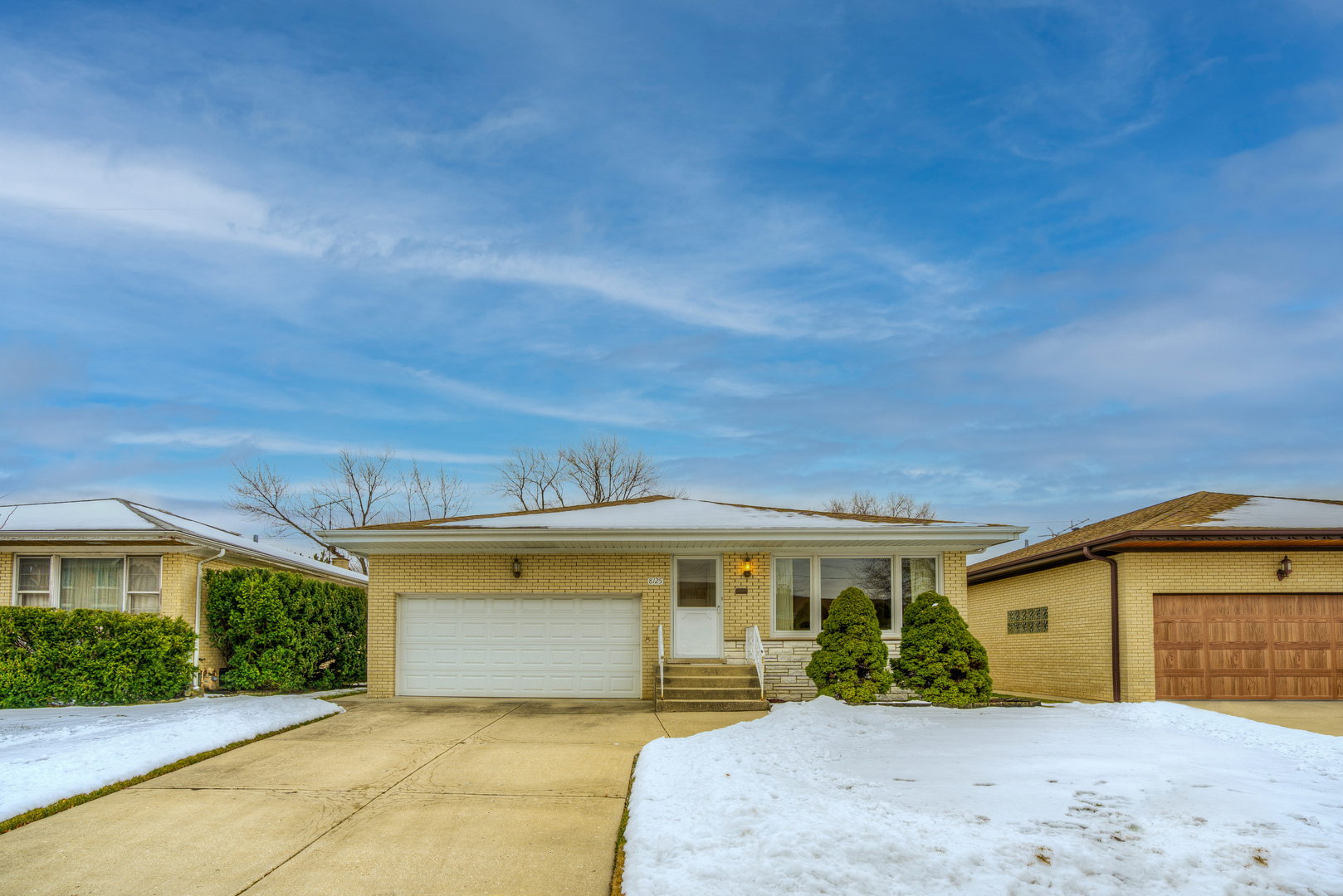 Property Photo: 8125 W Balmoral Avenue IL 60656