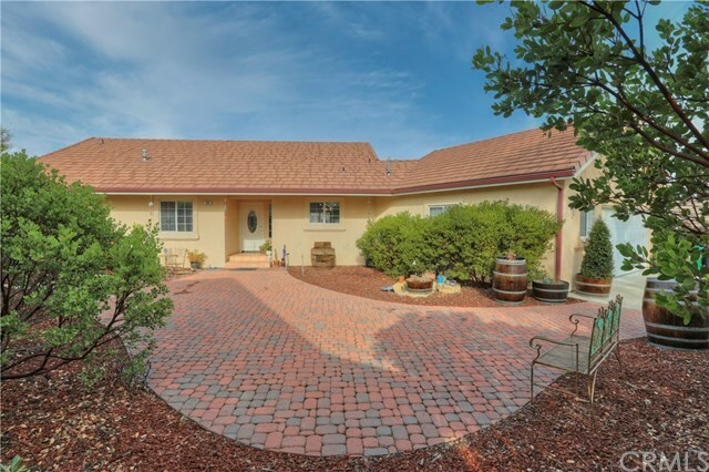 Property Photo:  836 Saint Andrews Circle  CA 93446 