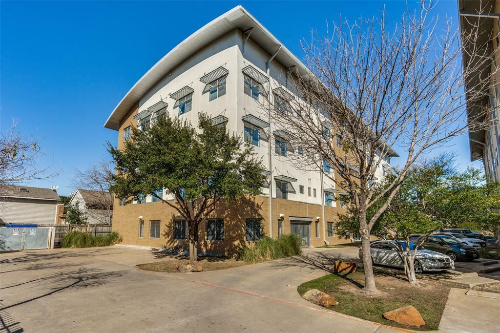 Property Photo: 3025 Bryan Street 2B TX 75204