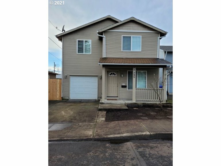 Property Photo:  4611 SE 87th Ave  OR 97266 